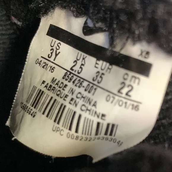 Nike Woodside Chukka 2 Boots Waterproof Plush Lined Shoes Junior Girls size 3