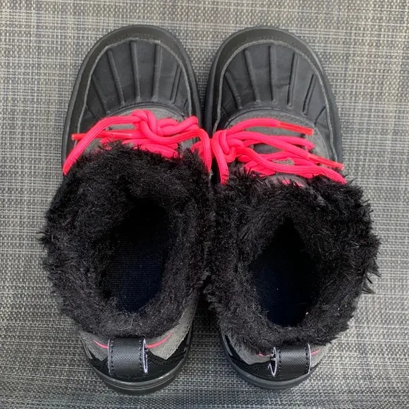 Nike Woodside Chukka 2 Boots Waterproof Plush Lined Shoes Junior Girls size 3