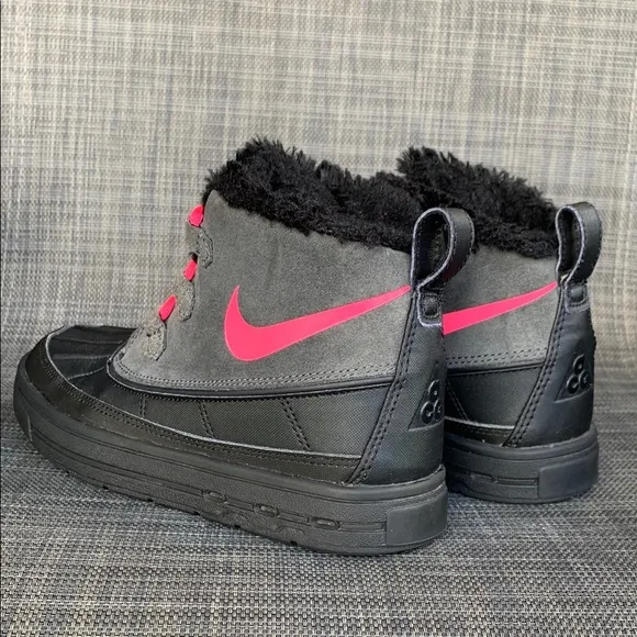Nike Woodside Chukka 2 Boots Waterproof Plush Lined Shoes Junior Girls size 3