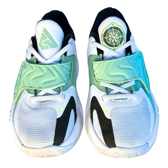 Nike Zoom Freak 4 Kids sz 2Y in Barely Volt (Mint Green &amp; White) DQ0552-100