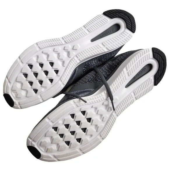 Nike Zoom Strike Running Shoes SZ 12 Dark Grey White Stealth