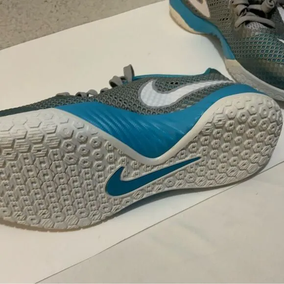 Nike Hyperlive Basketball Shoes 819663-004 Men's Sz 7.5 Wolf Gray/Carolina Blue