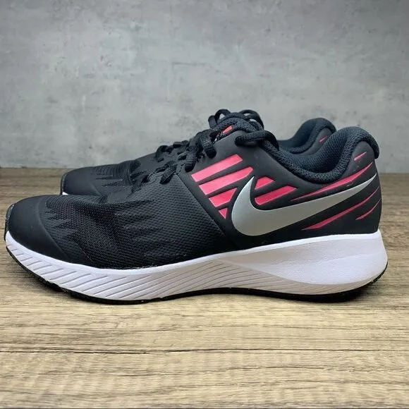 Nike~Star Runner 2~Black/Pink Running Shoes Youth Girls~US 4.5Y