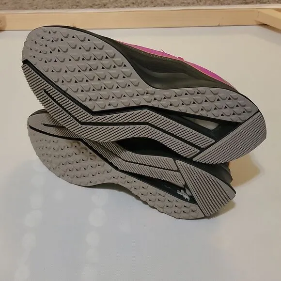Nike Zoom Winflo 6 Shield Run Utility Fire Pink Womens Size 8