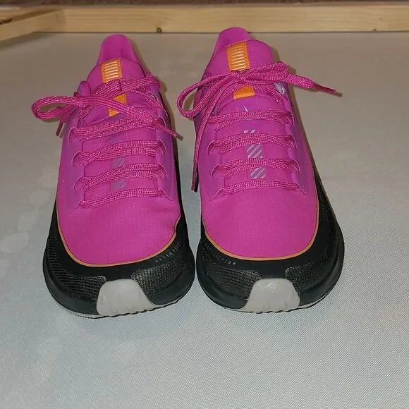 Nike Zoom Winflo 6 Shield Run Utility Fire Pink Womens Size 8