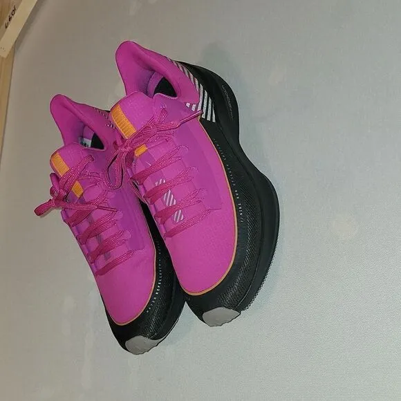 Nike Zoom Winflo 6 Shield Run Utility Fire Pink Womens Size 8