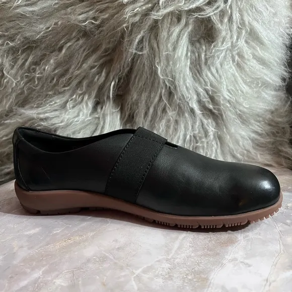 NWOB $145 Romika Loire 03 Slip On - Black
