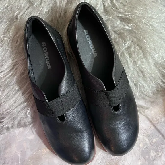 NWOB $145 Romika Loire 03 Slip On - Black
