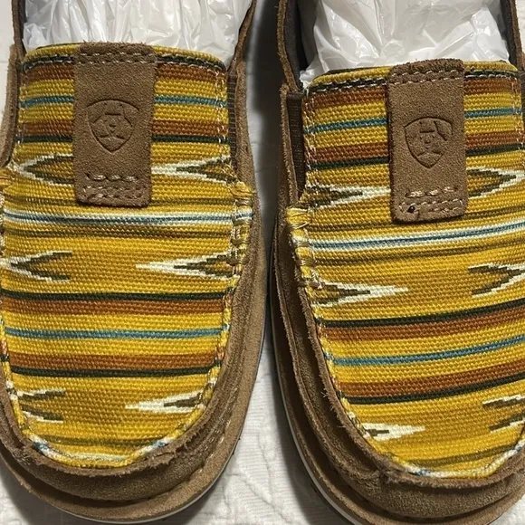 NWOB Ariat Navajo Slip On Cruiser Shoes Loafers Western Size 6.5B
