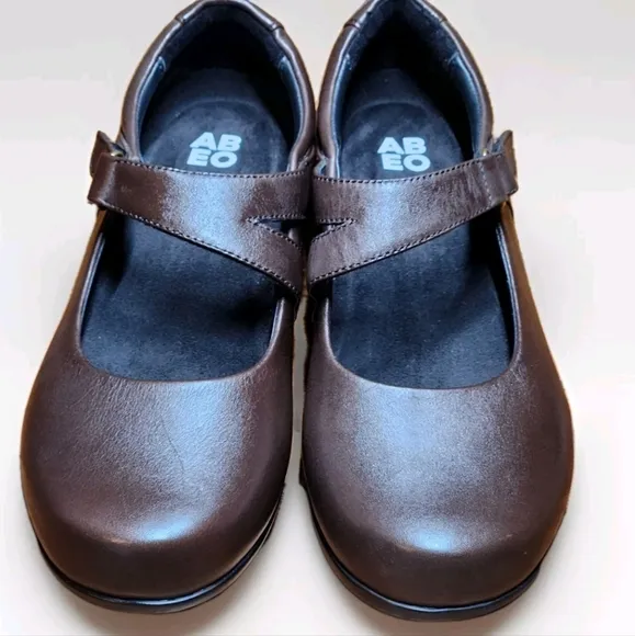 NWOT ABEO Alice Women's Brown Leather Mary Jane Shoes Size 7.5