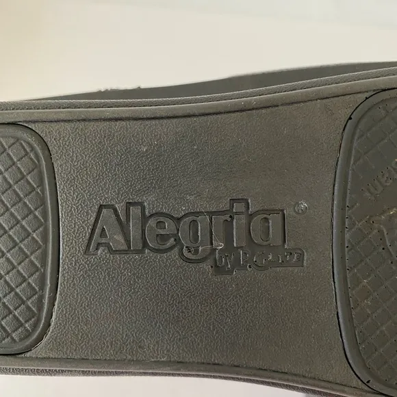 NWOT Algeria Womens Carina Leather Thong Sandal - Coal Blac Size 37 (7 - 7 1/2)