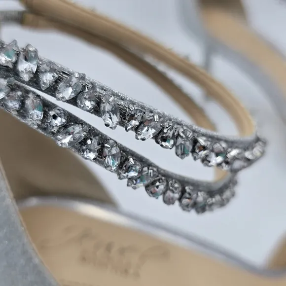 NWOT Jewel Badgley Mischka Maya Crystal Strap 2-Piece Pointy-Toe Pumps, Silver 9