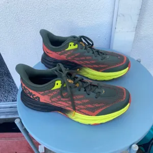 NWOT Men's Hoka Speedgoat 5 Trail Running Shoes (10 US)