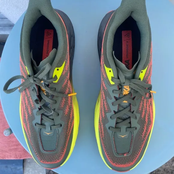 NWOT Men's Hoka Speedgoat 5 Trail Running Shoes (10 US)