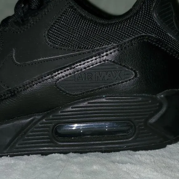 NWOT Nike Triple Black Air Max Running Shoes 6.5 2014
