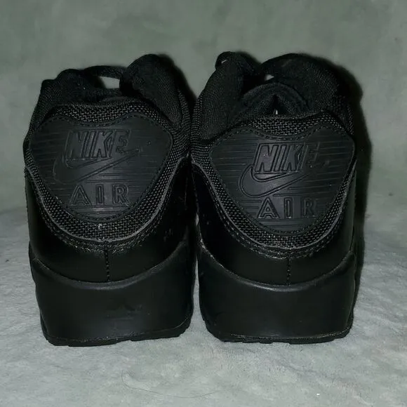 NWOT Nike Triple Black Air Max Running Shoes 6.5 2014