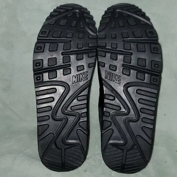 NWOT Nike Triple Black Air Max Running Shoes 6.5 2014
