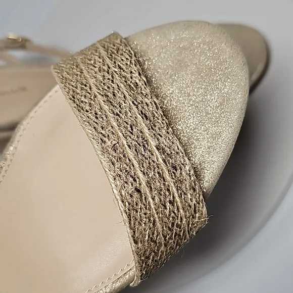NWOT Pelle Moda Zina Heeled Sandal Shoes Jute Wood Suede Strap Adjustable Gold 9