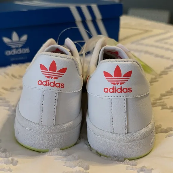 NWT Adidas Continental 80 Shoes Size 4 White Sneakers Casual EE4412