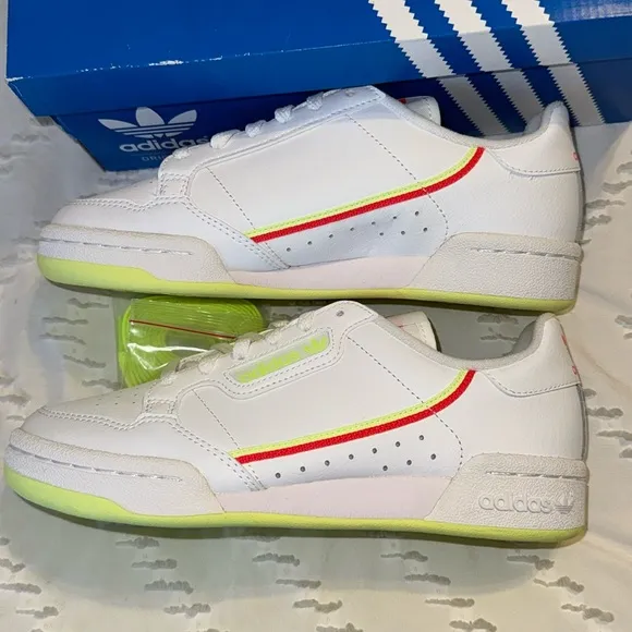 NWT Adidas Continental 80 Shoes Size 4 White Sneakers Casual EE4412
