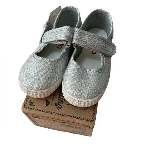 NWT Cienta Silver Sparkle Velcro T-Strap Shoes