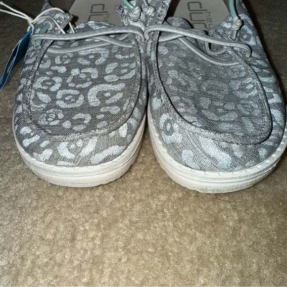 NWT Hey Dude Girls Youth Girl’s Boho Wendy Cat Eye Grey Stretch Slip On Shoes 1