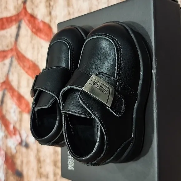 NWT Kenneth Cole baby boy shoes with box