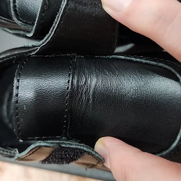 NWT Kenneth Cole baby boy shoes with box