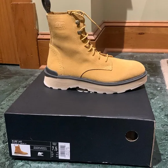 NWT Sorel Hi-Line Lace waterproof boots size 7.5