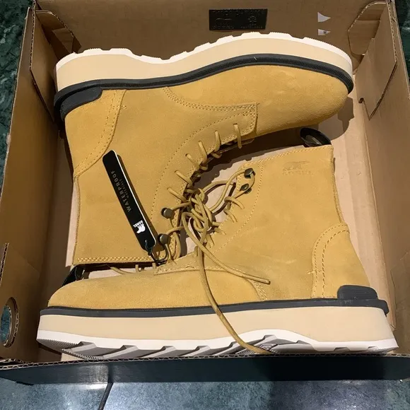 NWT Sorel Hi-Line Lace waterproof boots size 7.5