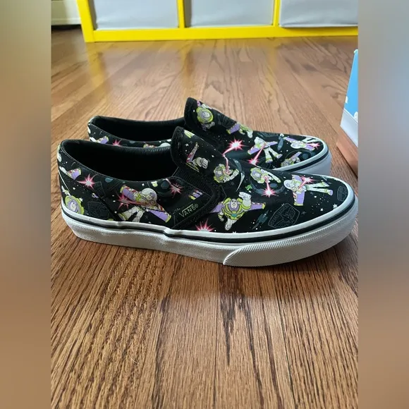 NWT Vans Disney Pixar Toy Story Buzz Lightyear Kids Vans Shoes Size 3
