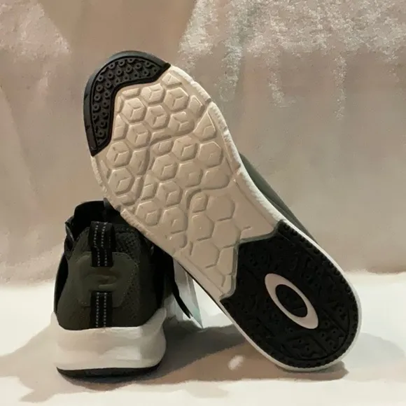 Oakley Dry Men's Laced Casual Sneaker US 10 Dark Brush