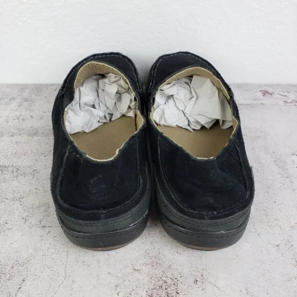 OluKai Puhalu Black Suede Leather Slip On Casual Shoes Men's size 9M EU 42