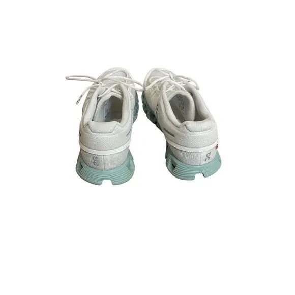On Cloud 5 Running Shoes Women’s Size 9