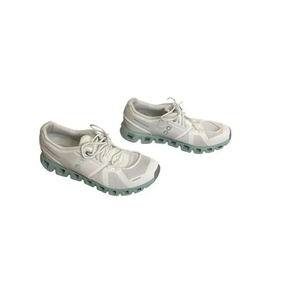 On Cloud 5 Running Shoes Women’s Size 9
