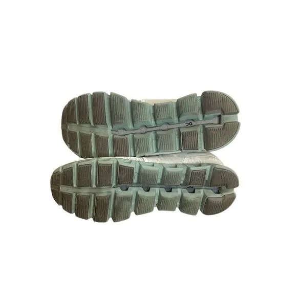 On Cloud 5 Running Shoes Women’s Size 9