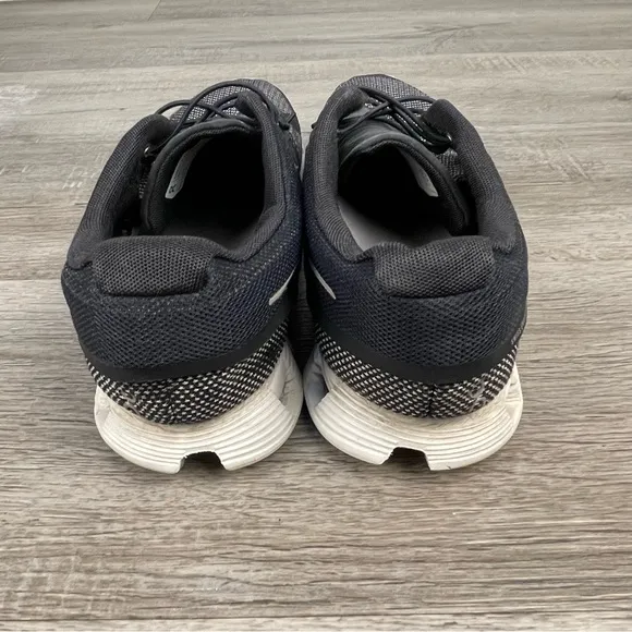 On Cloud 6 Women’s Running Shoes Size 10.5 GUC
