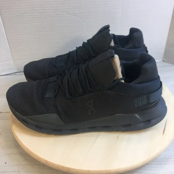 On Cloud Cloudnova Running Shoes Triple Black  26.99822 Men’s Size. 13
