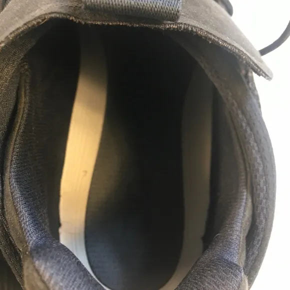 On Cloud Cloudnova Running Shoes Triple Black  26.99822 Men’s Size. 13