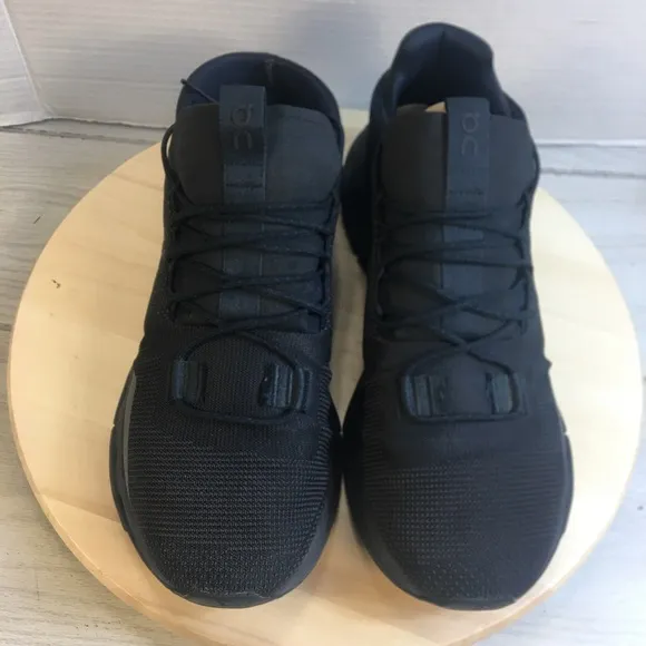 On Cloud Cloudnova Running Shoes Triple Black  26.99822 Men’s Size. 13