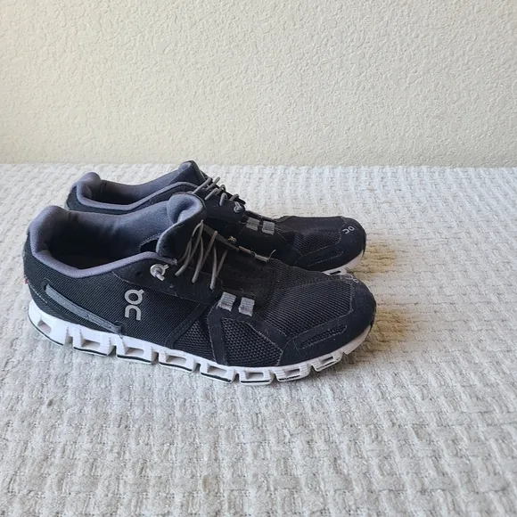 ON Cloud Cloudswift Black And White Running Shoes Women's Size 7.5