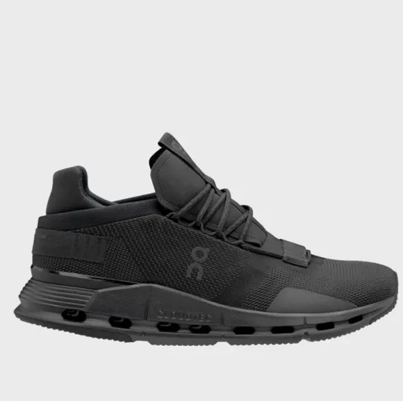 On Cloud Men's Cloudnova Black Low top Running Shoes black lace up sneakers 10.5
