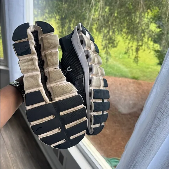 On cloud on running black  white running sneakers shoes 9