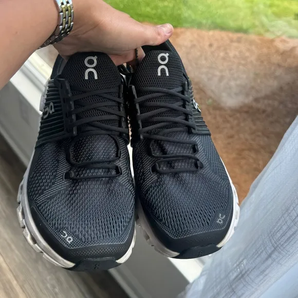 On cloud on running black  white running sneakers shoes 9
