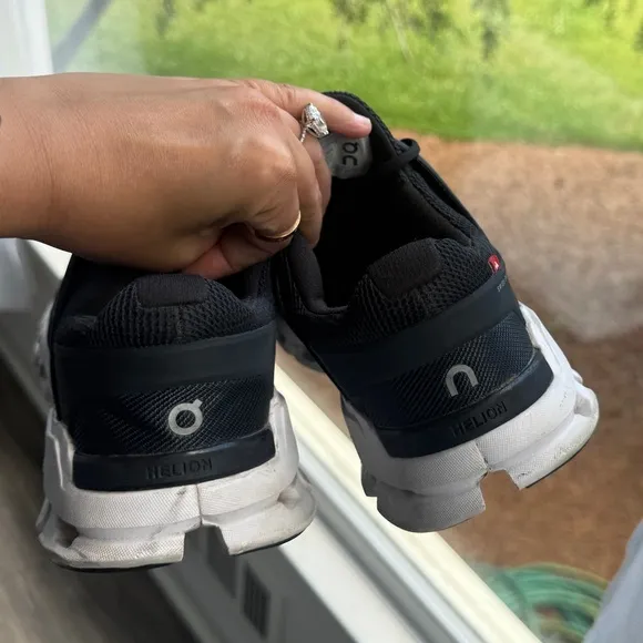On cloud on running black  white running sneakers shoes 9