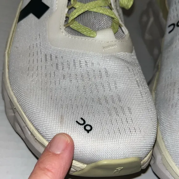 On cloud-on running cloud, monster 2, white &amp; green size 9 men’s tennis shoes.