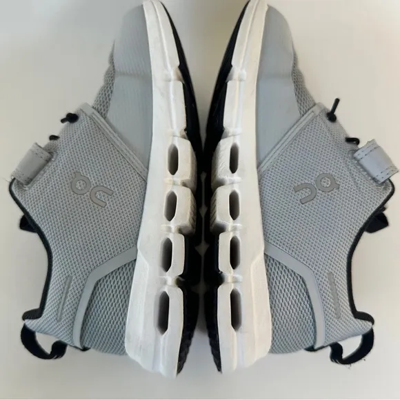 On Cloud Play Kids Lifestyle Shoe Sneaker K13.5 Glacier White Gray Blue No Tie