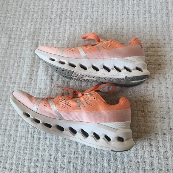 On Cloud Running Shoes Women's Size 7