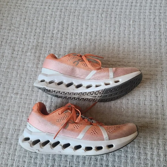 On Cloud Running Shoes Women's Size 7