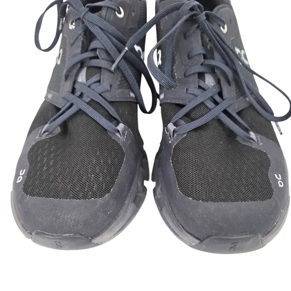On Cloudflyer 4 Running Shoes Sneakers Mens 11.5 Black White On Cloud
